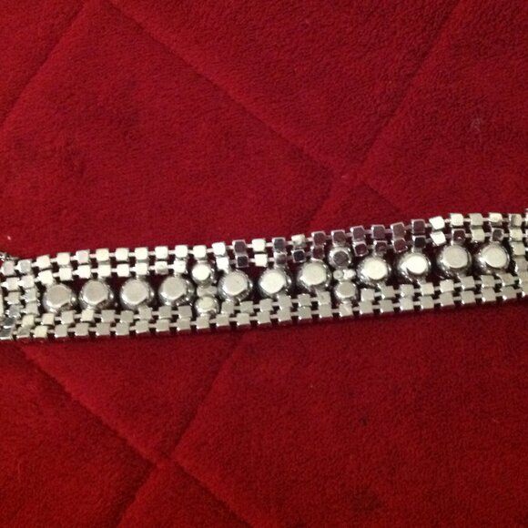 Vintage 1940s Kramer Rhinestone Rhodium-Plated Bracelet - Picture 4 of 6